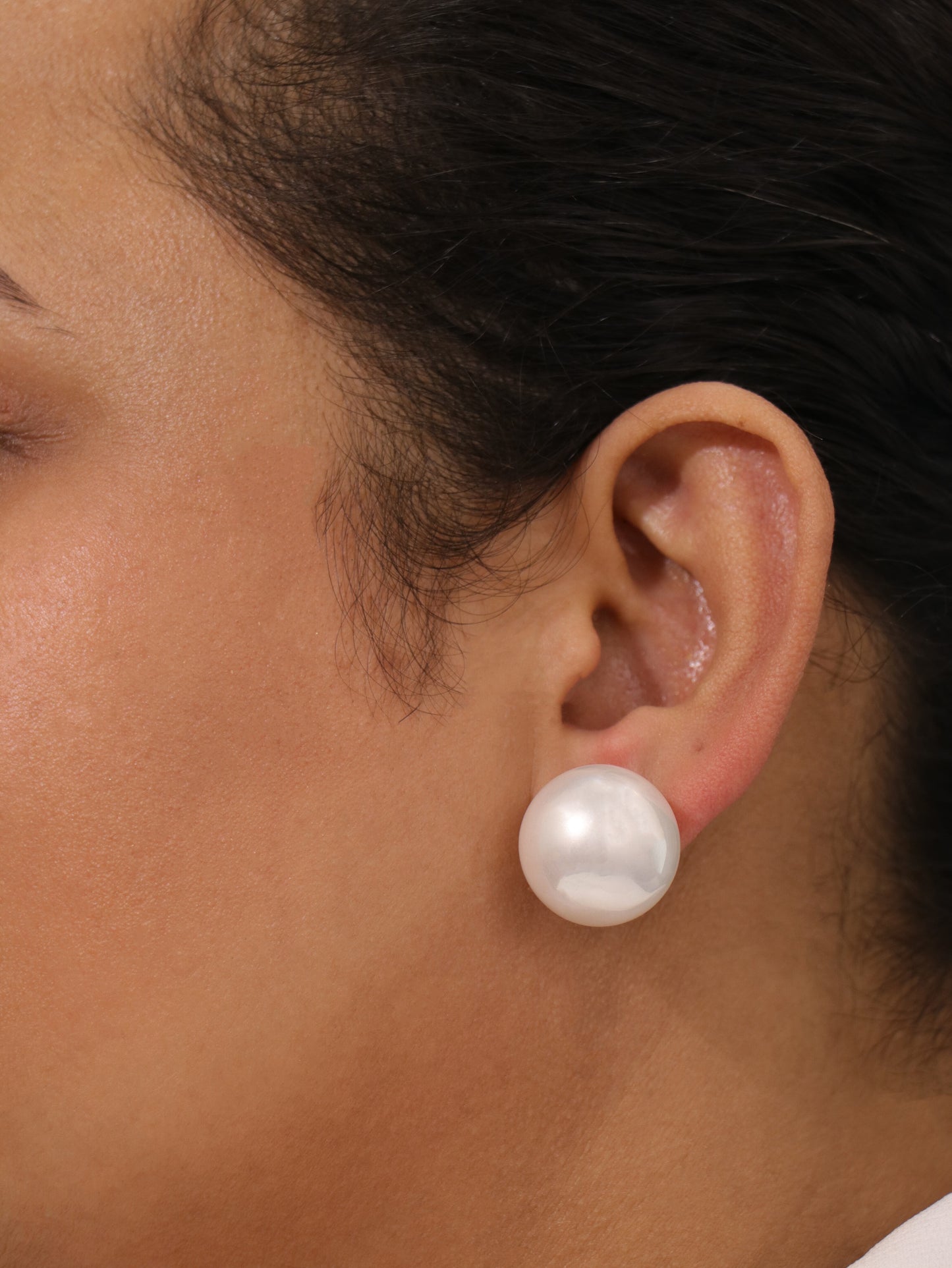 Pearl Earrings (White)