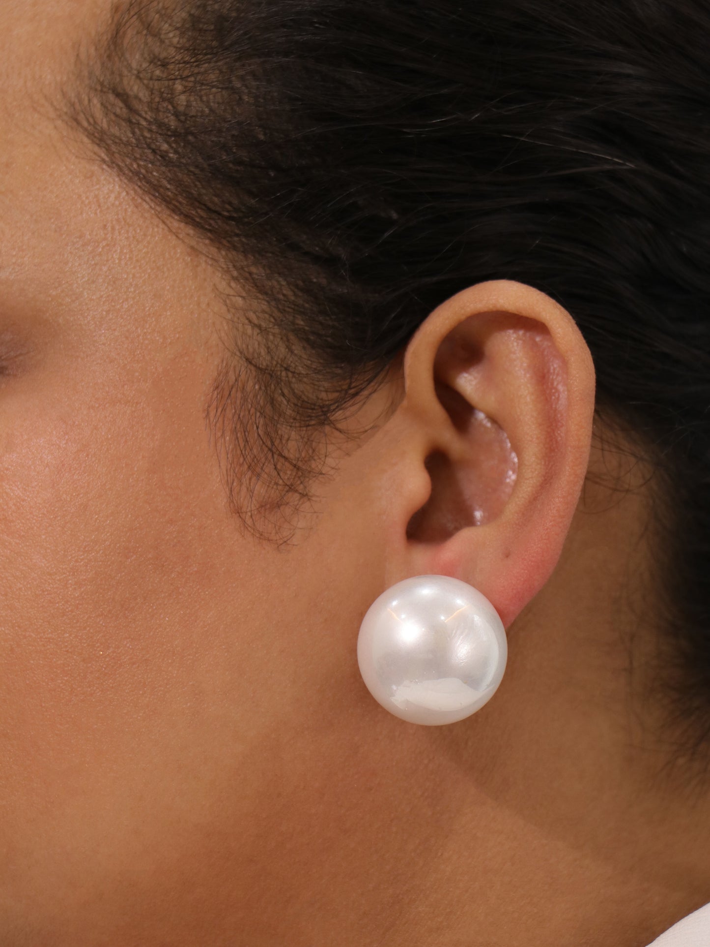 Pearl Earrings (White)