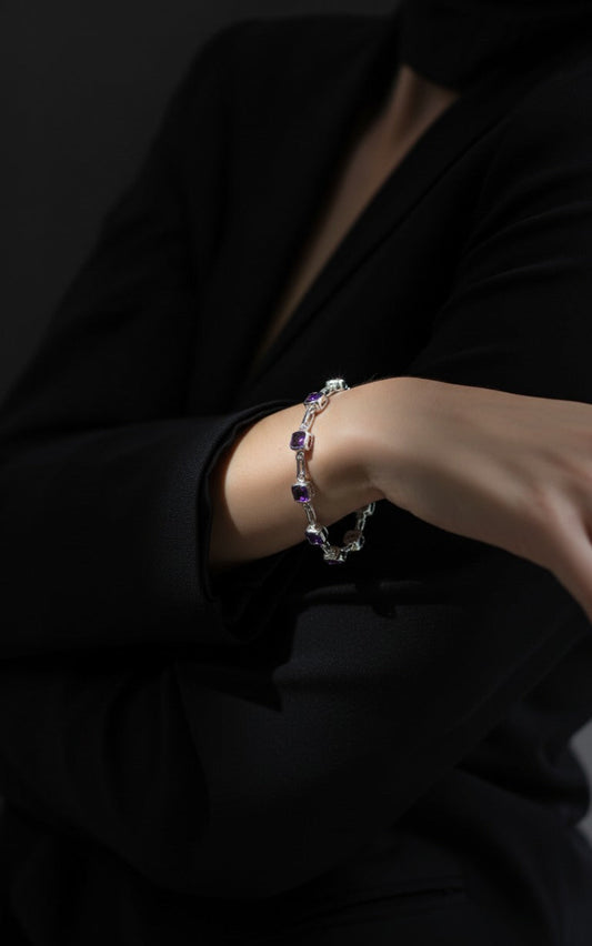 Bracelet with amethyst stones