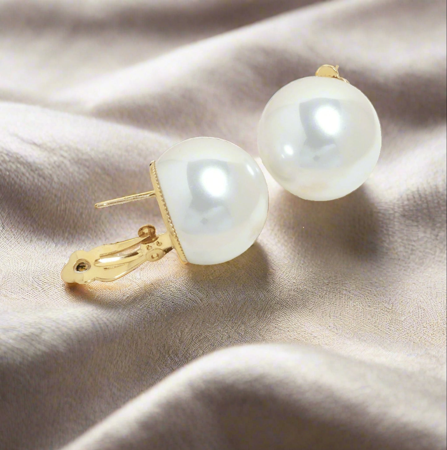 White_Pearl_Earrings